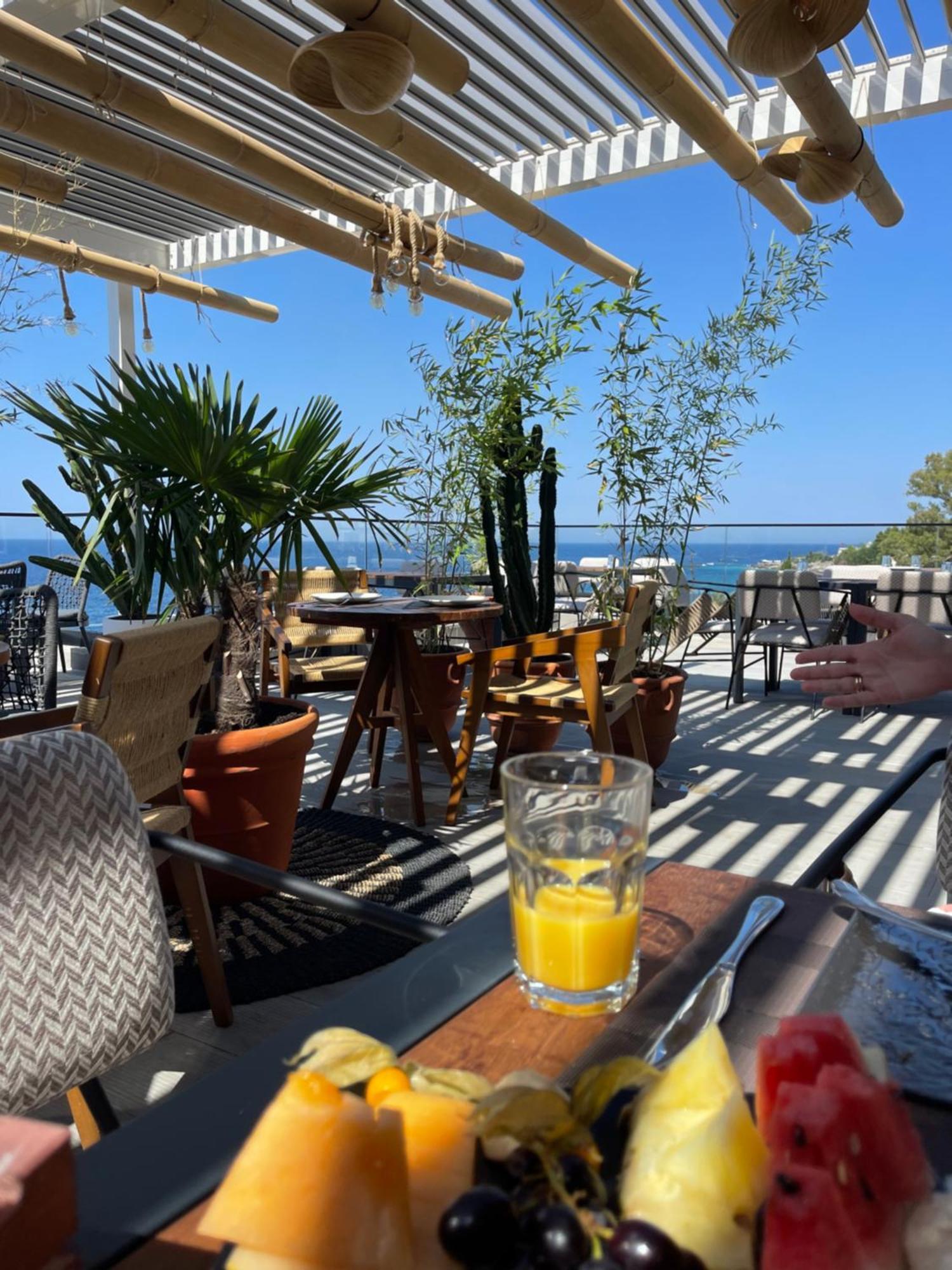Stephen Seaside Hotel Dhërmi エクステリア 写真